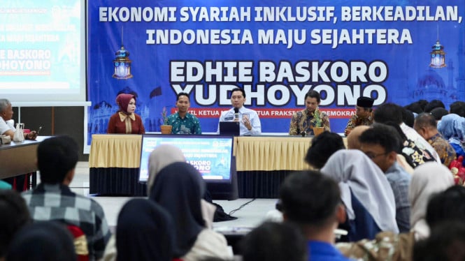 waka-mpr:-ekonomi-syariah-harus-mampu-berdayakan-masyarakat-dari-bawah