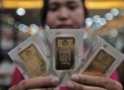 Emas Melemah Saat Konflik Memanas, Dolar AS Menguat?