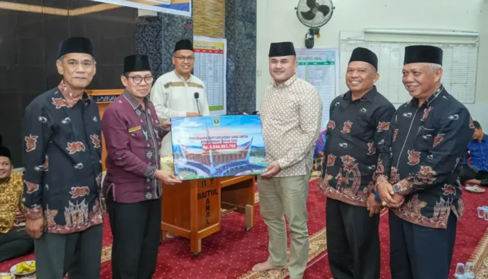 Sumbar Gelontorkan Miliaran Rupiah, Masjid dan Panti Dibantu
