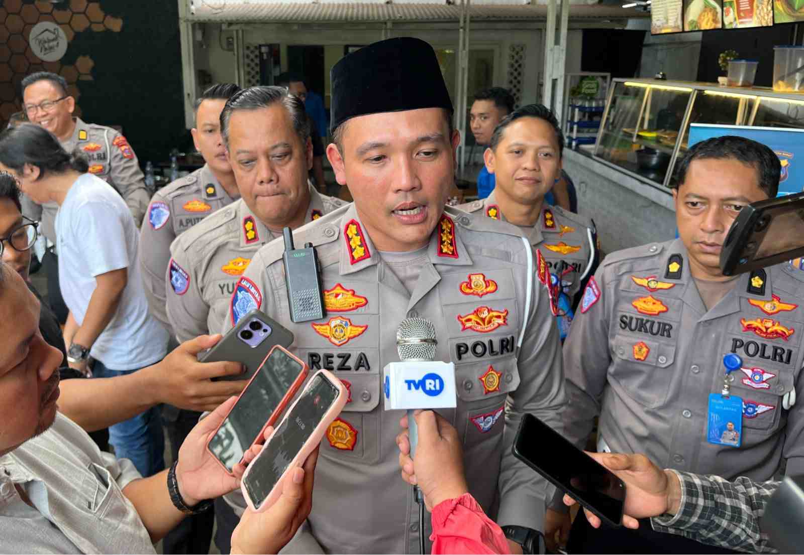 selama-mudik-lebaran-2026,-polda-sumbar-batasi-operasional-kendaraan-angkutan-barang