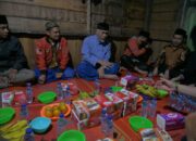 Gubernur Sumbar Bedah Rumah Warga Pasaman Saat Sahur