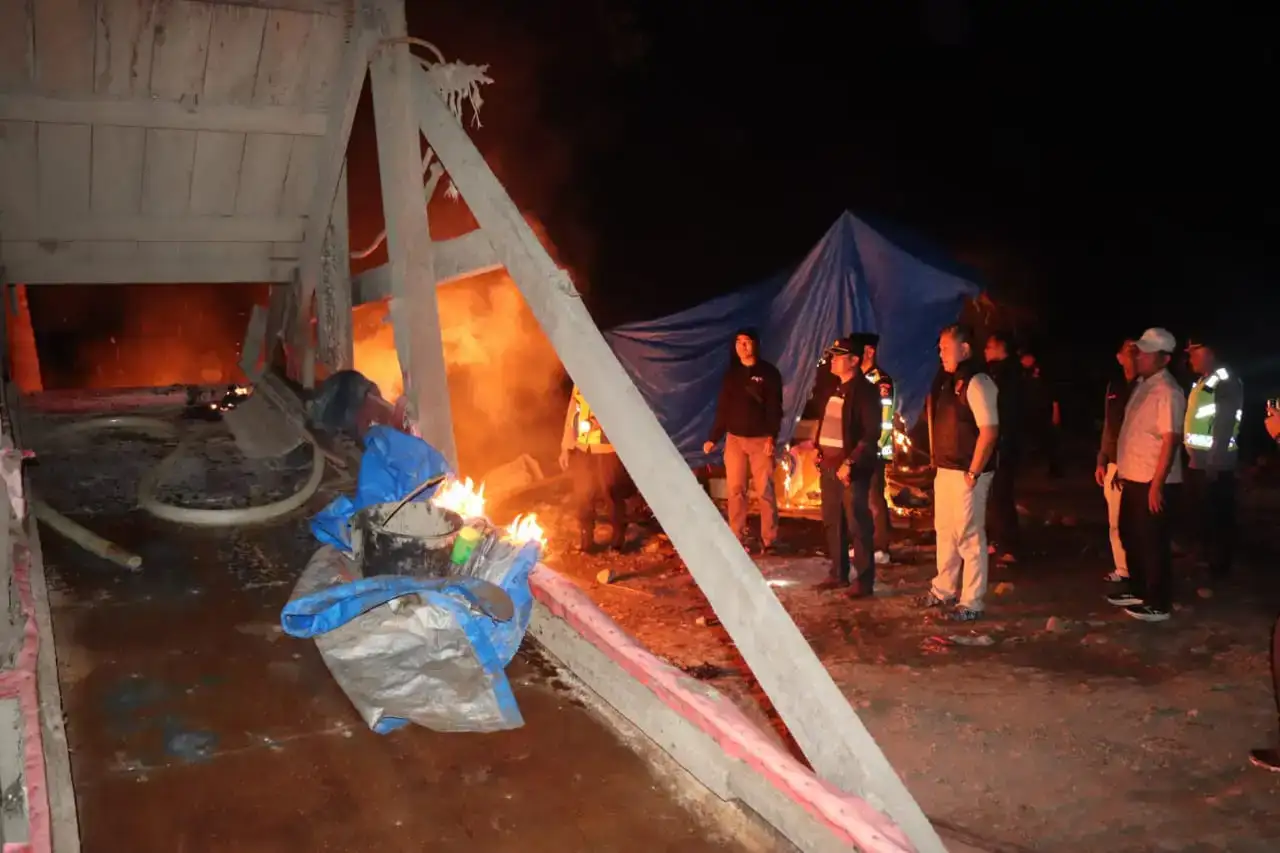 berantas-peti,-kapolres-sawahlunto-pimpin-pemusnahan-sarana-tambang-liar-di-tiga-titik-lokasi