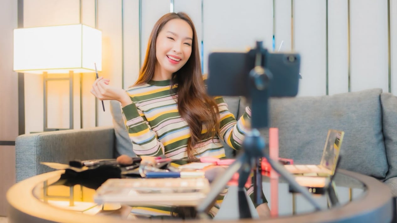 riset-terbaru:-review-kreator-digital-makin-dipercaya-saat-belanja-online