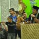 wagub-vasko-ruseimy-safari-ramadan-dan-serahkan-bantuan-di-masjid-perbatasan-sumbar-riau