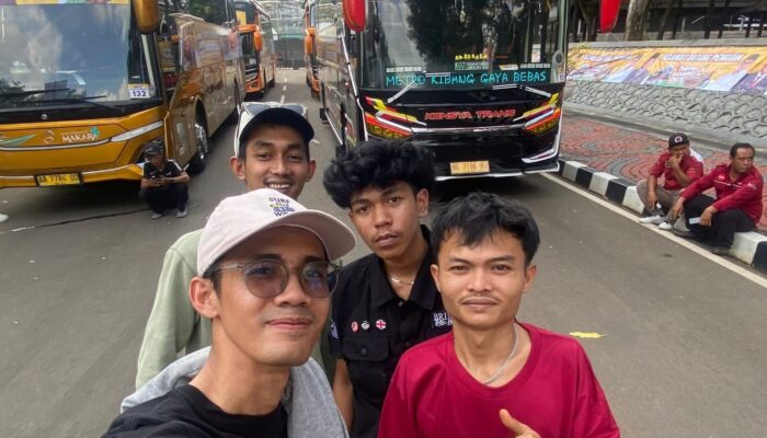 Perantau Minang Serbu Jakarta, Bus Mudik Berangkat