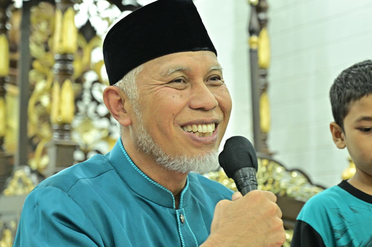 gubernur-mahyeldi-ajak-masyarakat-rayakan-lebaran-idul-fitri-1447-hb-dengan-tertib