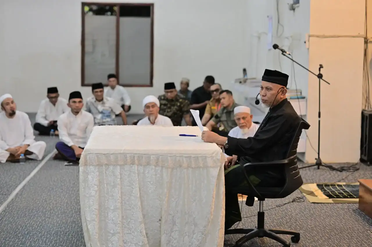 safari-ramadan-di-padang-panjang,-mahyeldi-tegaskan-komitmen-cetak-generasi-cerdas-dan-bermoral