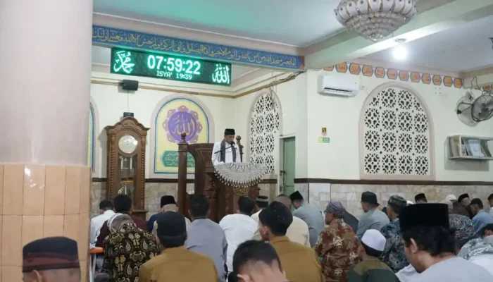 Wirman Putra Pimpin Salat Id, Ajak Jaga Persatuan