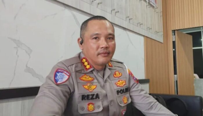 Polisi Terapkan One Way, Urai Macet Padang-Bukittinggi