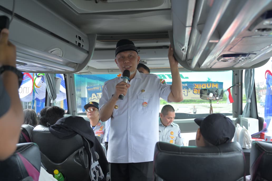 didukung-kemenhub,-gubernur-mahyeldi-lepas-peserta-program-balik-mudik-gratis