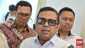 babe-haikal-sidak-pasar-kramat-jati,-edukasi-wajib-halal-ke-pedagang