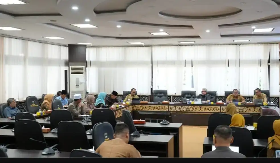 ketua-dprd-sumbar-pimpin-rapat-bamus,-agendakan-kegiatan-masa-sidang-kedua-tahun-2026