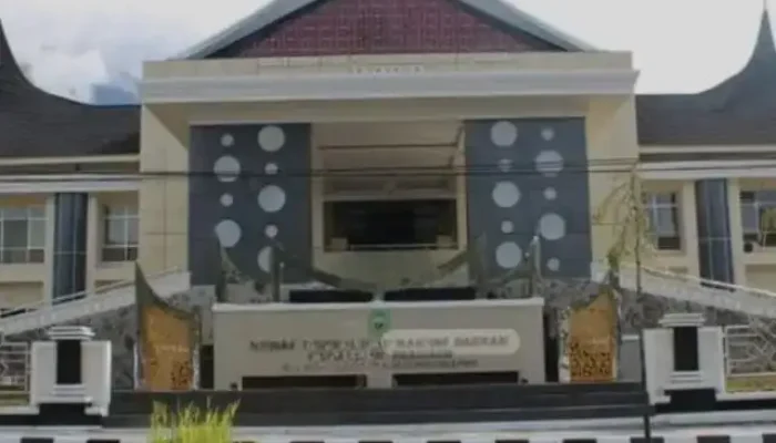 DPRD Pasaman Tunda Kontrak, Wartawan Kritisi Pernyataan Pejabat