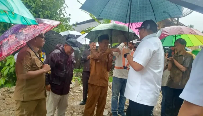 Wabup Benarkan Jembatan Lumpo Dibangun, Bantah Isu Siswa