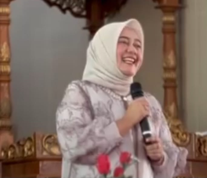 anggota-dprd-sumbar-aida-halal-bihalal-bersama-keluarga-besar-pgri-kecamatan-guguak