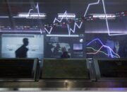 IHSG Menguat ke Level 7.300 Didorong Sektor Energi