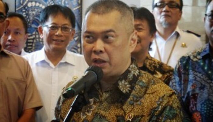 Menhub Andalkan Wisata Domestik Hadapi Penutupan Ruang Udara China