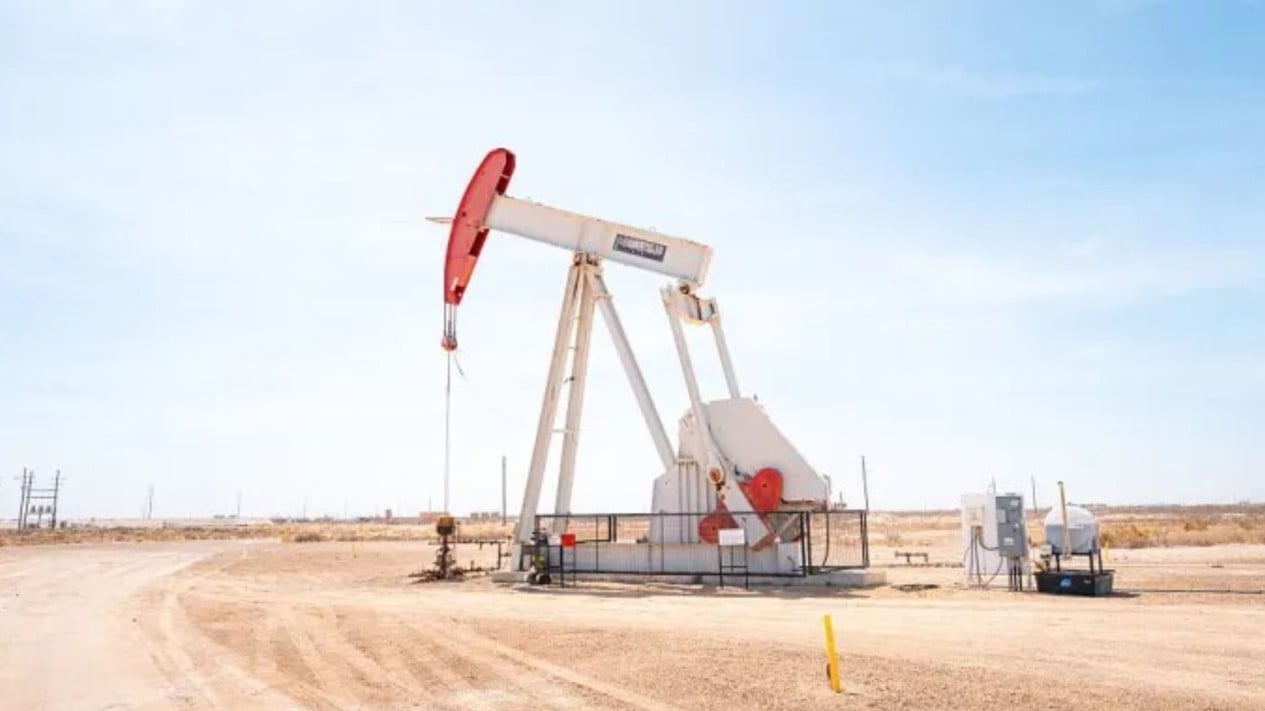 harga-minyak-dunia-turun-tipis-ke-us$97,-sinyal-damai-as-iran-jadi-pemicu