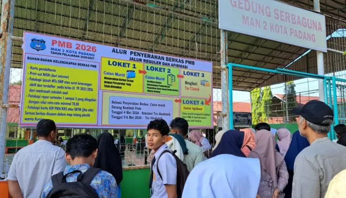 Ribuan Calon Siswa Bersaing Masuk MAN 2 Padang