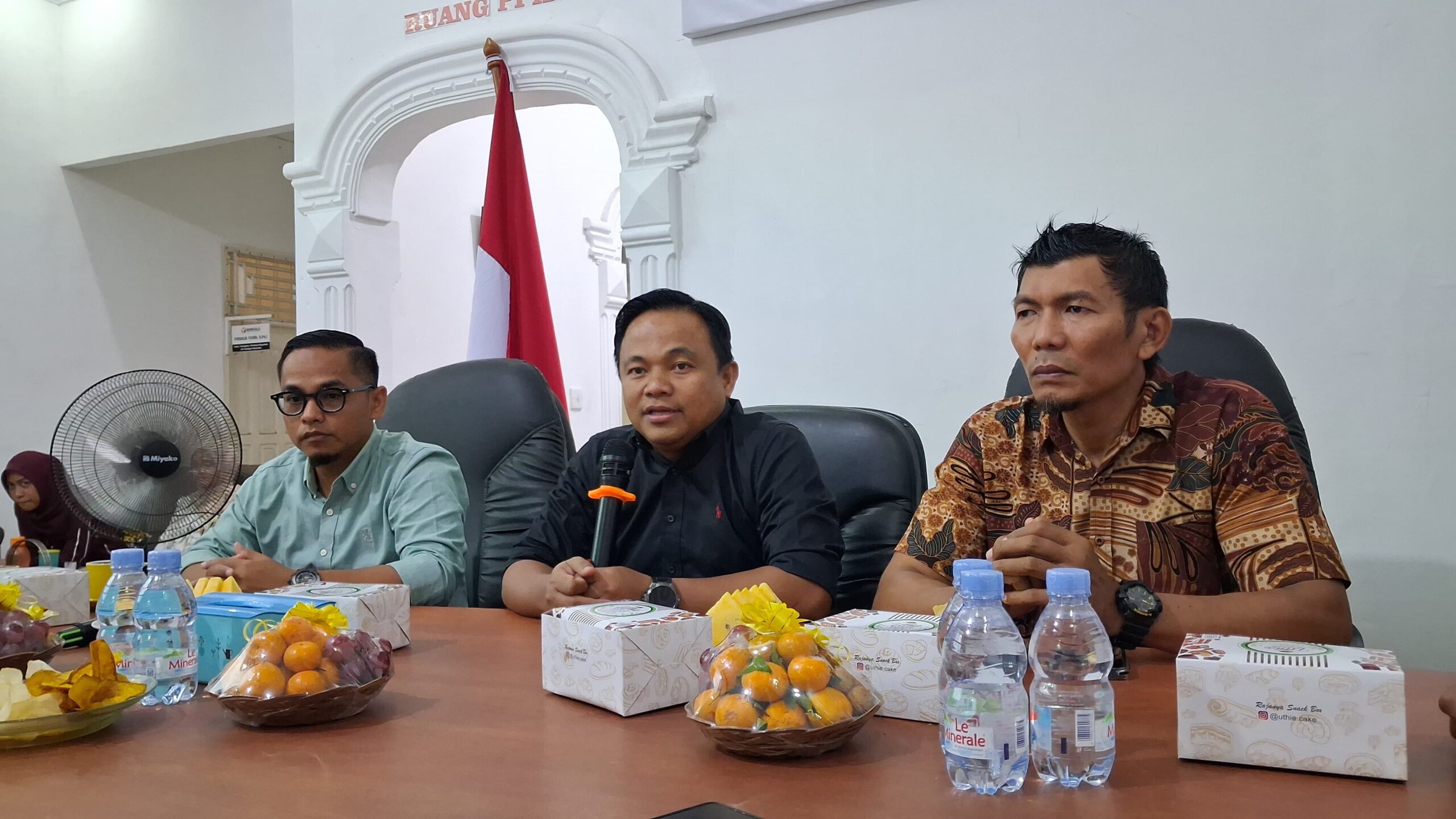 rapat-internal,-bawaslu-padang-fokus-penguatan-peran-strategis-kehumasan