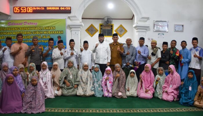 Fadly Amran Pantau Program Subuh Mubarakah di Masjid Baitul Jalal