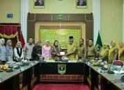 terima-kunjungan-komite-iv-dpd-ri,-gubernur-mahyeldi-sampaikan-dampak-kebijakan-fiskal-pusat-terhadap-daerah