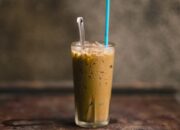 secangkir-kopi-dan-teh-kini-lebih-mahal,-efek-perang-mulai-terasa-di-sektor-kuliner