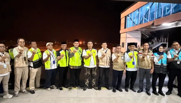 Bandara Minangkabau Lepas 389 Jamaah Haji Perdana