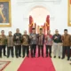 gubernur-mahyeldi-puji-kinerja-muhibuddin-selama-menjabat-sebagai-kajati-sumbar