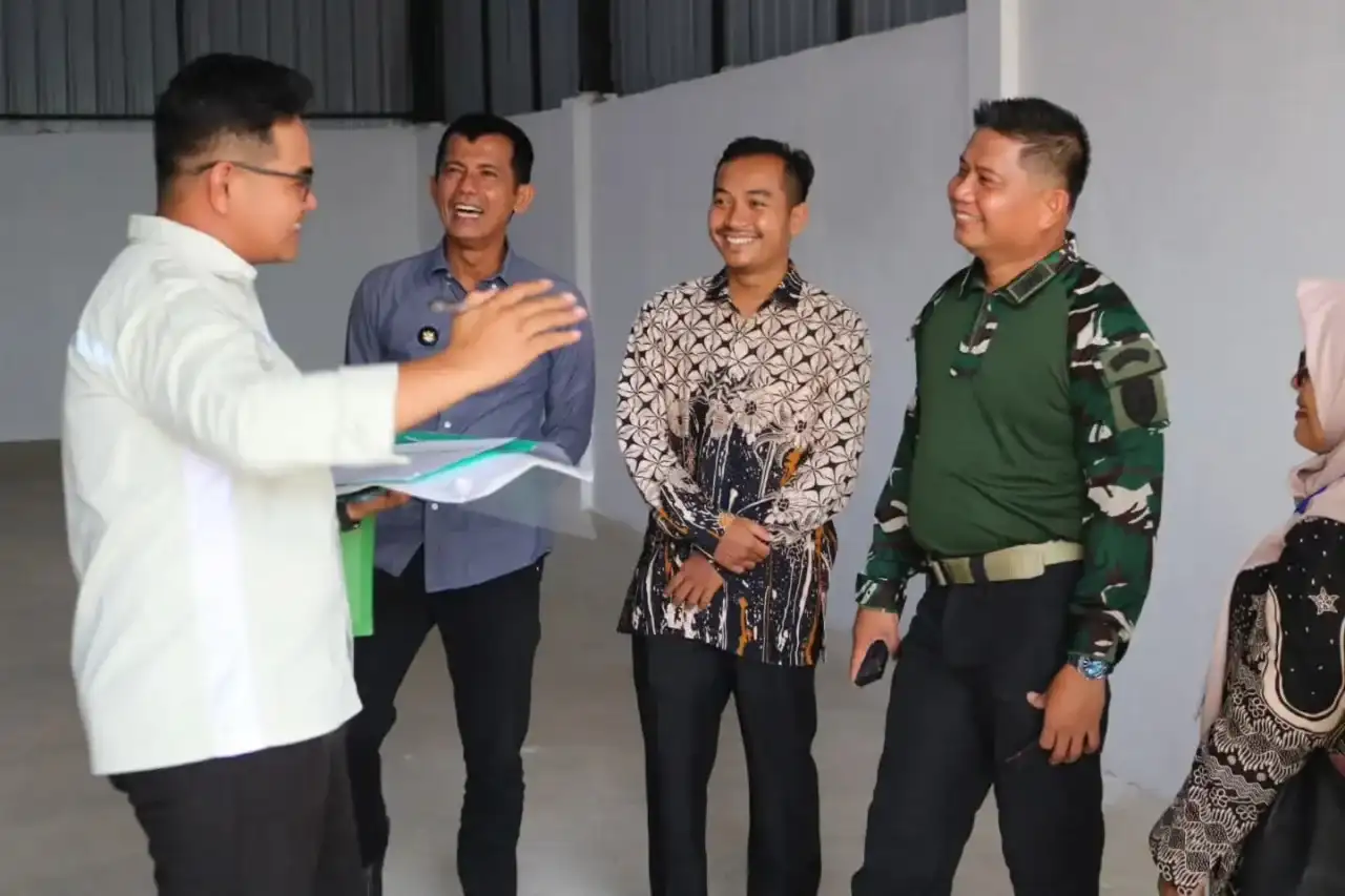 pengawas-pt.-agrinas-pangan-nusantara-dan-dandim-0311/pessel-tinjau-lima-kdkmp-di-pessel