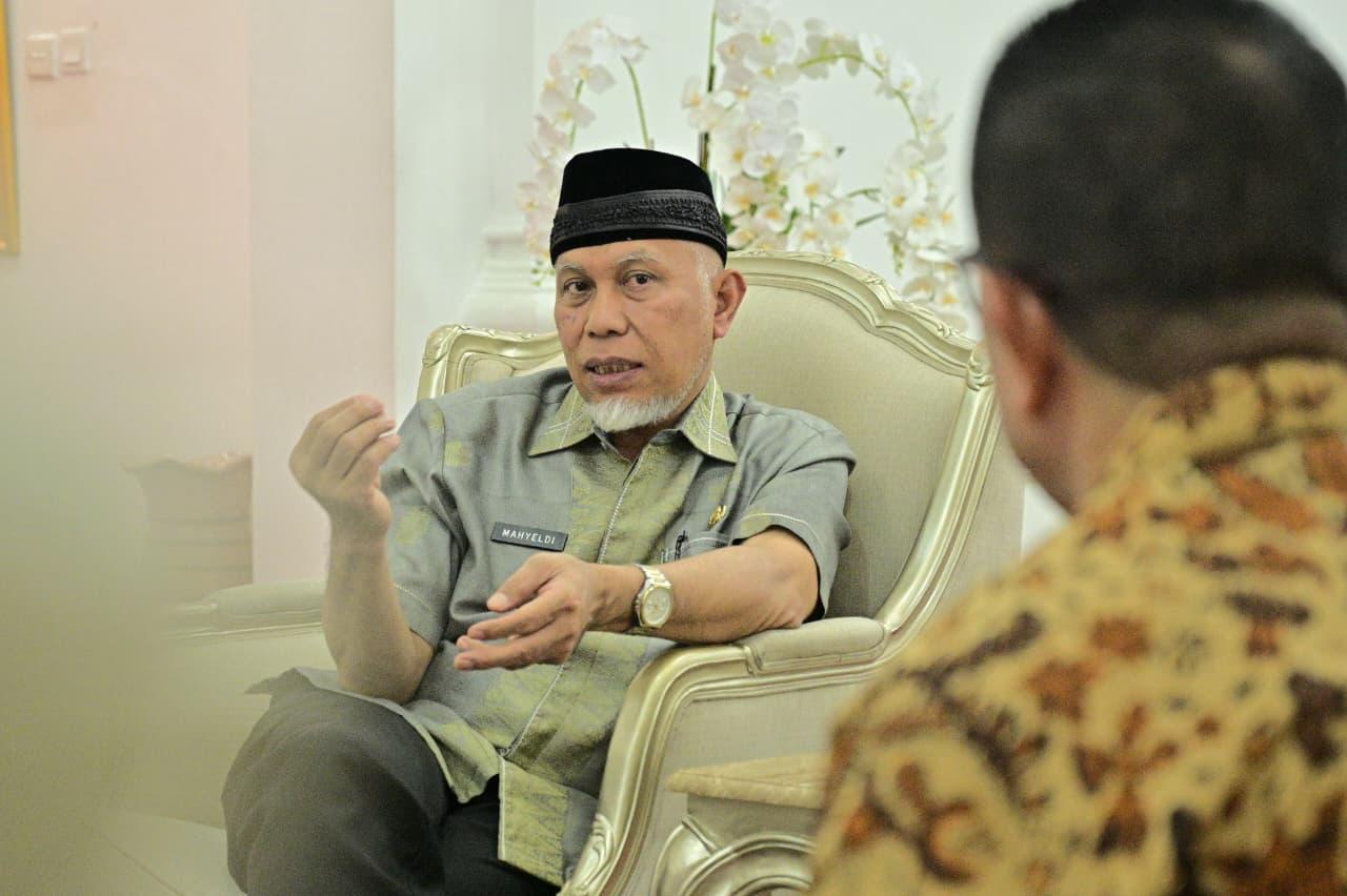 gubernur-mahyeldi-minta-kepala-daerah-perkuat-sinergi-dengan-forkopimda-untuk-tertibkan-peti