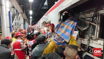 kereta-tabrakan-di-stasiun-bekasi-timur,-pt-kai-buka-suara
