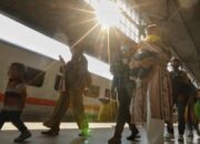 kai-batalkan-19-perjalanan-kereta-dari-pasar-senen-dan-gambir-hari-ini