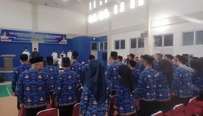 Hendrajoni Lantik 33 Pejabat, Tekankan Disiplin dan Integritas