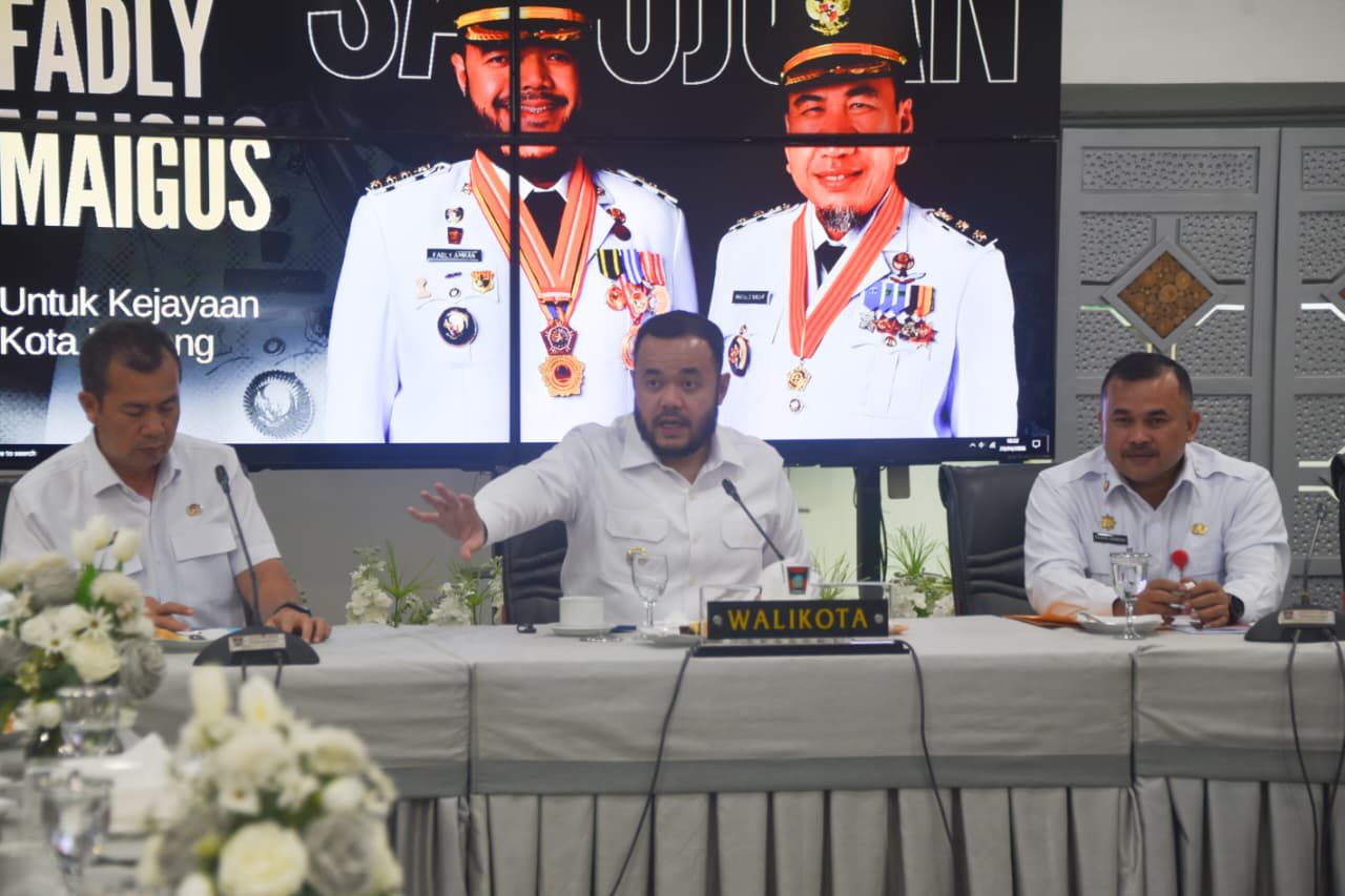 wako-fadly-amran-pimpin-rapat-bersama-dinas-pupr,-bahas-strategi-atasi-banjir