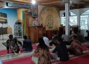 wakapolres-pessel-jadi-khatib-jumat-di-mesjid-nurul-hidayah-polres,-ajak-amar-makruf