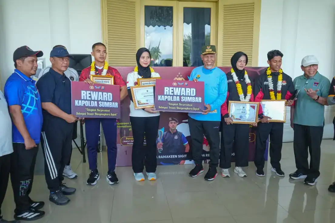 sambut-atlet-polda-sumbar-berprestasi,-gubernur-mahyeldi:-bukti-pembinaan-berjalan-dan-harus-terus-ditingkatkan