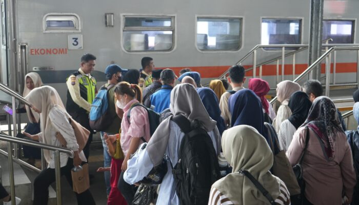 KAI Divre II Sumbar Layani 23.817 Penumpang Libur Panjang