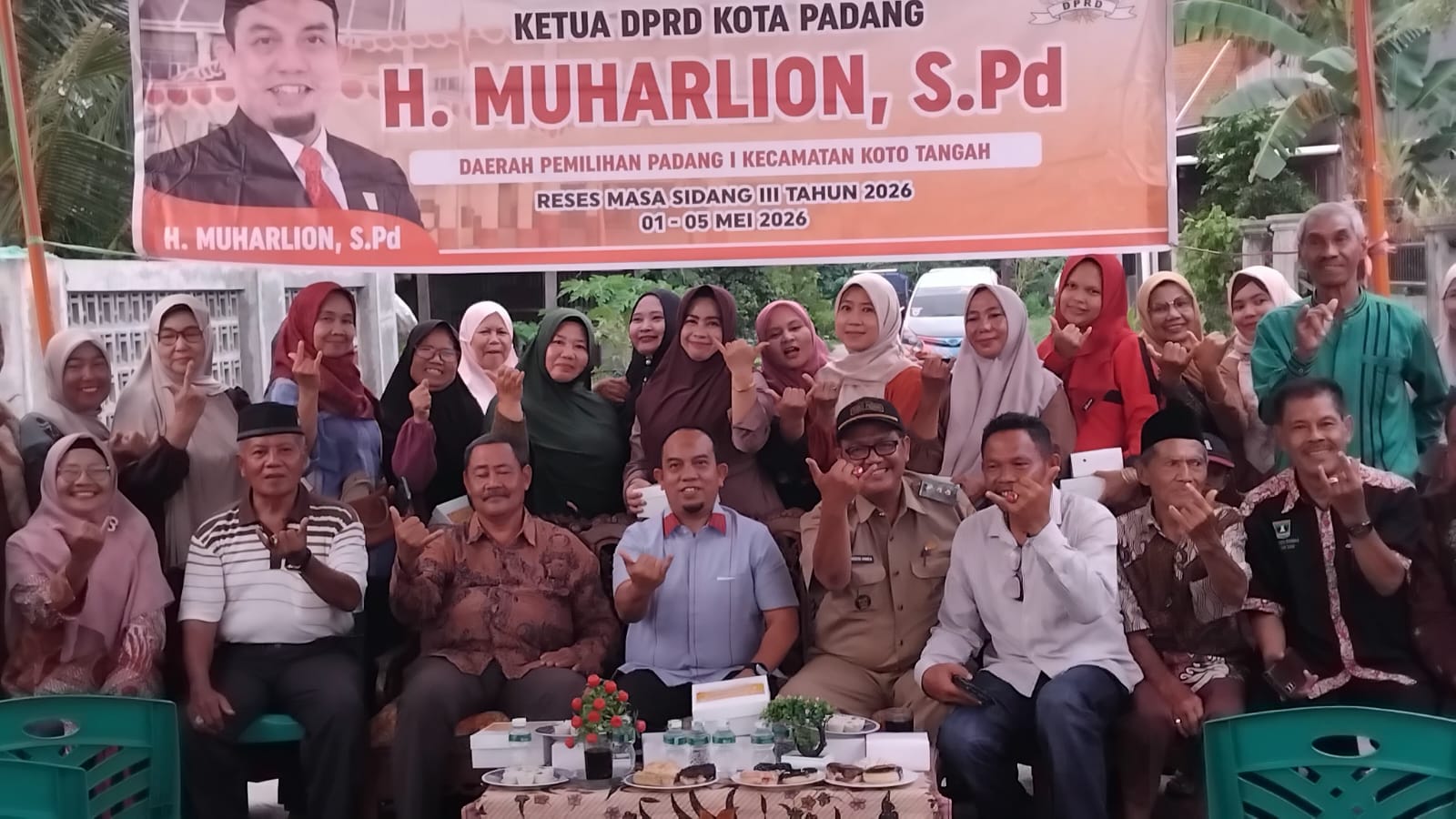reses-masa-sidang-iii,-ketua-dan-wakil-ketua-dprd-kota-padang-jemput-aspirasi