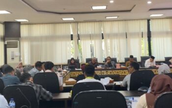 DPRD Sumbar Tindaklanjuti Desakan Buruh dan Mahasiswa