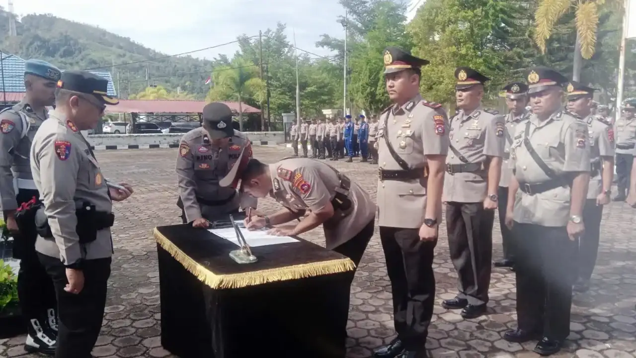 kapolres-pessel-pimpin-upacara-sertijab-kasat-reskrim-dan-kapolsek
