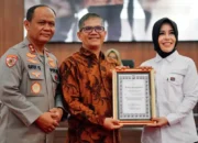 hardiknas-2026-di-sumbar-jadi-sorotan,-rezka-oktoberia-apresiasi-kapolda-sumbar-dekat-dengan-dunia-pendidikan