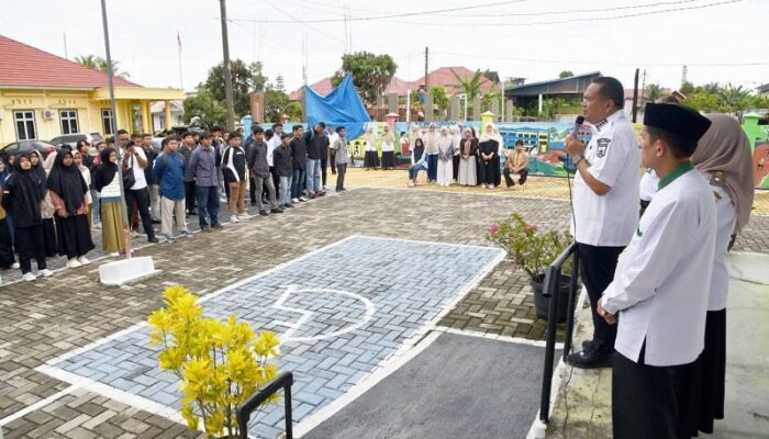 Wali Kota Pariaman Bekali 182 Calon Mahasiswa Saga Saja Plus