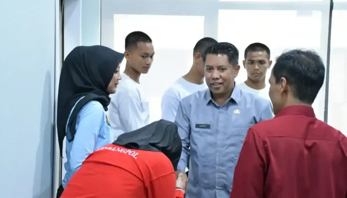 Sekda Agam Lepas Enam Pelajar Bersinar ke Seleksi Paskibraka Provinsi