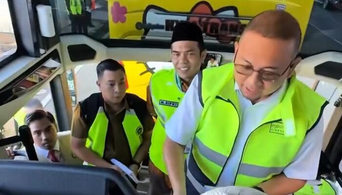 Andre Rosiade Lepas Kloter Terakhir Jamaah Haji Sumbar