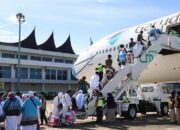 kloter-14-tutup-pemberangkatan-haji-embarkasi-padang-2026