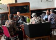 rupiah-tembus-rp17.500,-purbaya-gelar-rapat-dadakan-di-lobi-kemenkeu