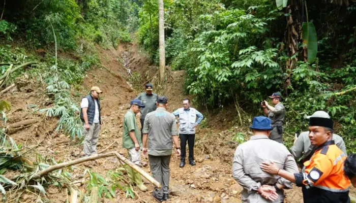 BNPB Salurkan Bantuan Darurat ke Warga Tanah Datar