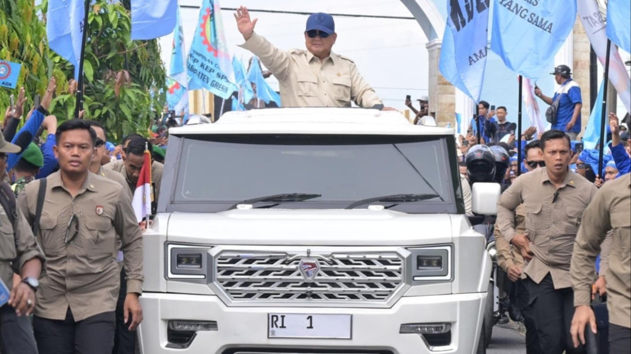 prabowo-tegaskan-ri-tetap-aman-meski-nilai-tukar-rupiah-anjlok:-rakyat-di-desa-tak-pakai-dolar