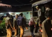 razia-dini-hari,-satpol-pp-padang-amankan-22-orang-di-penginapan